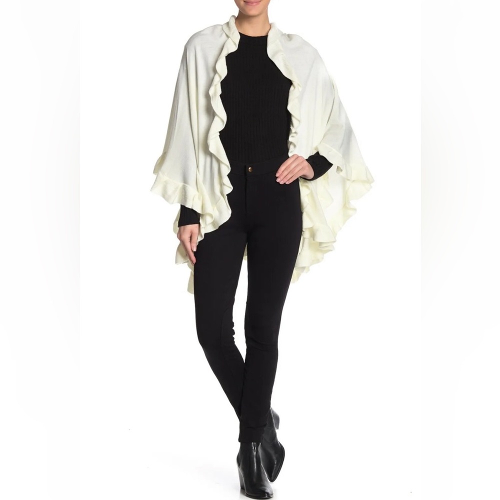 Nordstrom Rack Women IVORY Ruffle Trim Knit Ruana Poncho ONE SIZE NWT